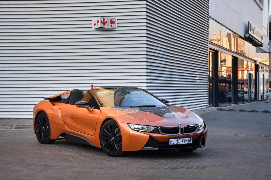  BMW i8 Roadster (I15) 2018 года  (ZA) (фото 12 из 44)